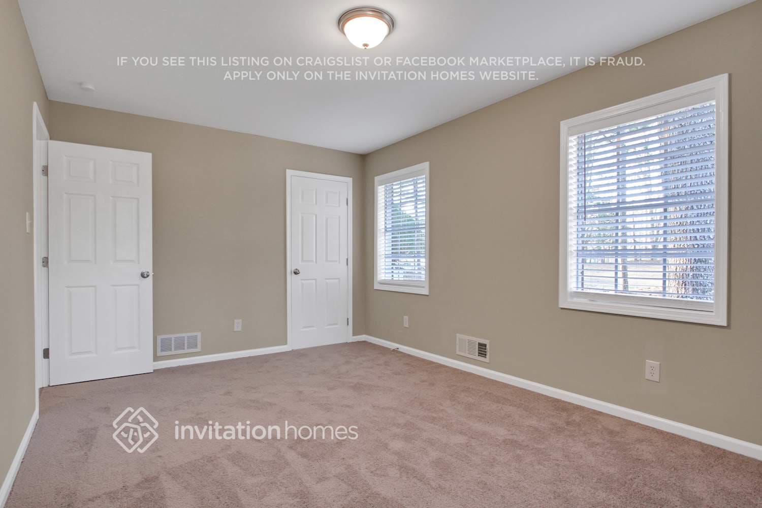 Building Photo - 5801 Oakleaf Dr