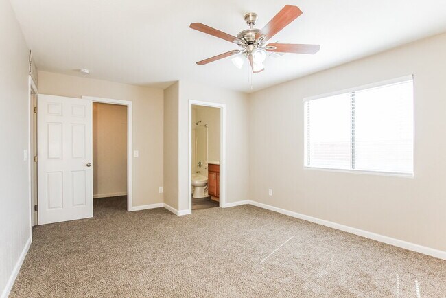 Building Photo - 25675 W Satellite Ln