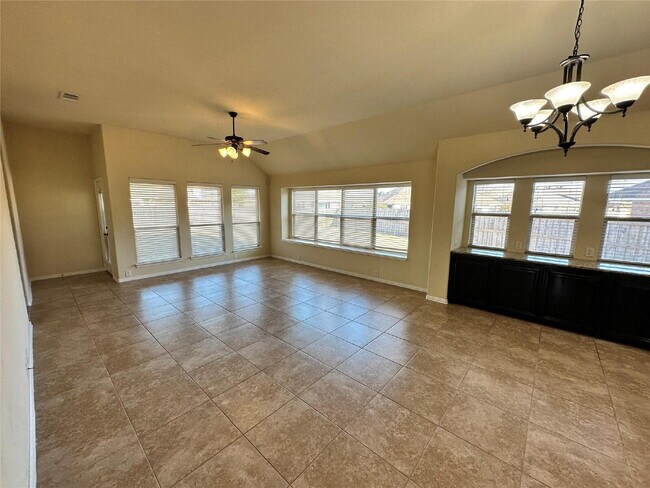 Building Photo - Stunning 3 Bedroom Home in Holland Meadows