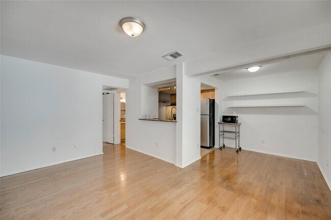 Building Photo - 3627 Menchaca Rd