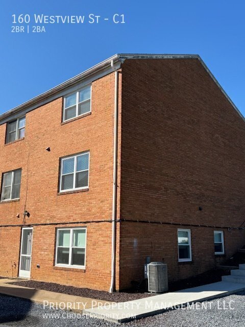 Building Photo - 160 Westview St
