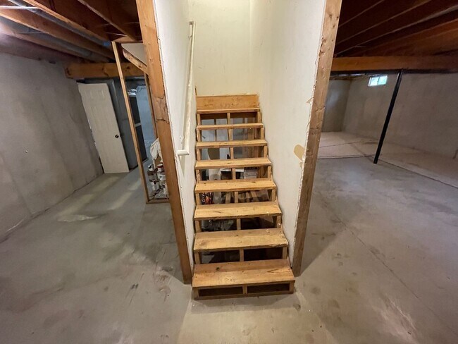 Building Photo - 3914 Stone Hollow Dr