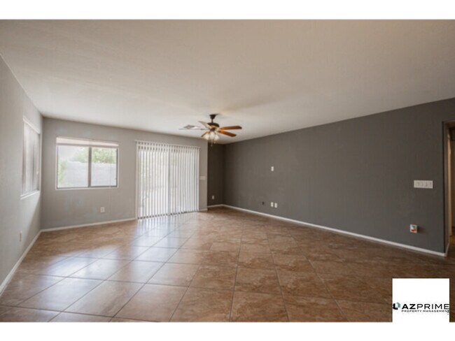 Building Photo - Beautiful 3/2 Phoenix House Near Cesar Cha...