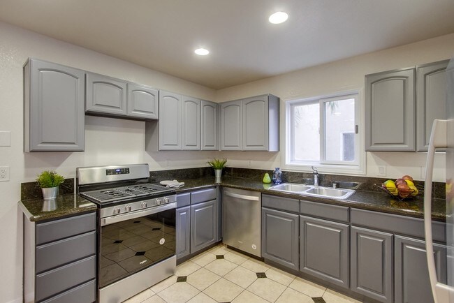 Kitchen - 4325 38th St