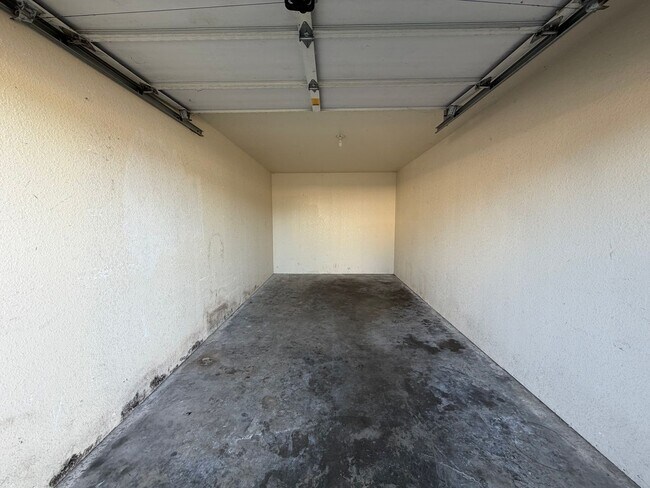 Building Photo - 2304 Arbutus St