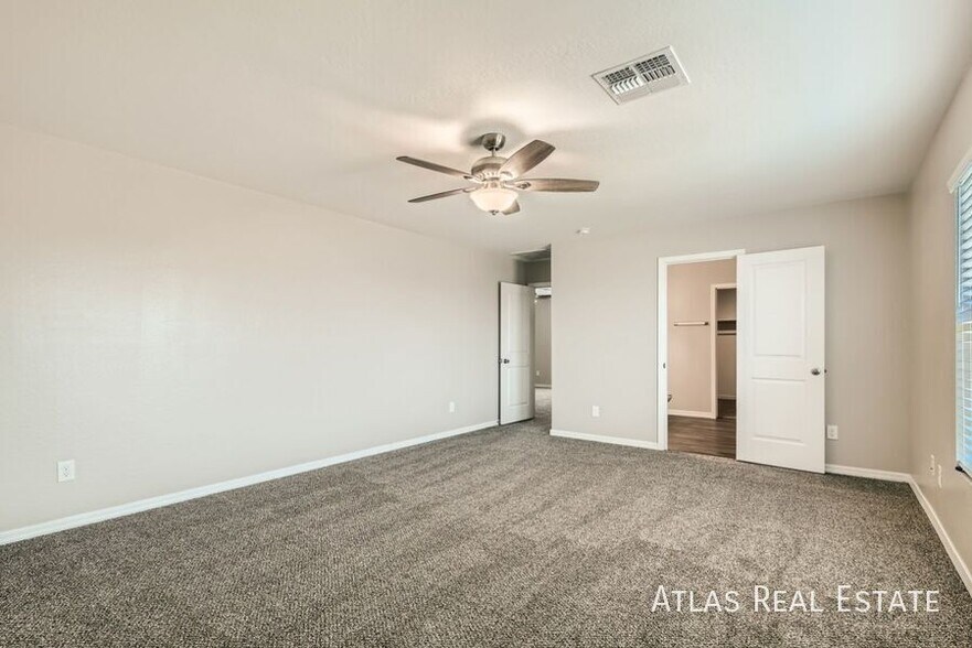 Building Photo - 4518 W Saddlebush Way