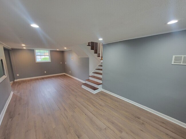 Building Photo - 3513 Wyevale Dr