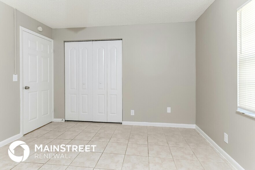 Building Photo - 2152 NE 1st Ct