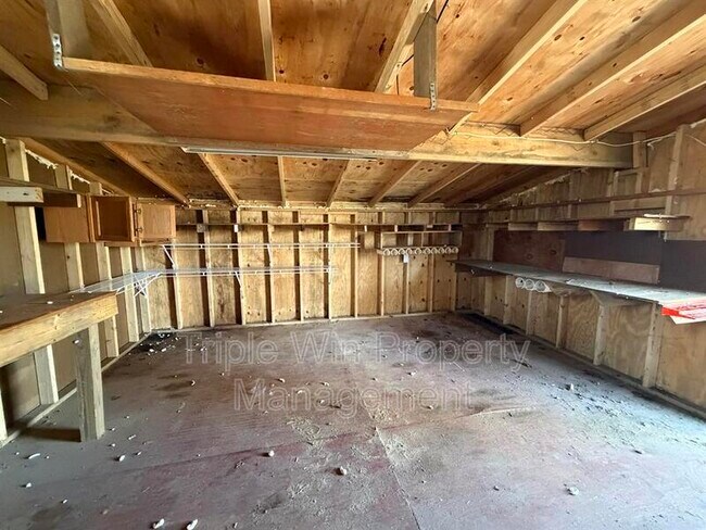 Building Photo - 404 Fee Fee Hills Dr