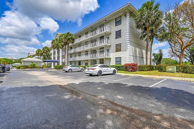Building Photo - 1703 Whitehall Dr
