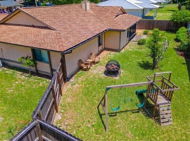 Building Photo - 111 Lobelia Rd