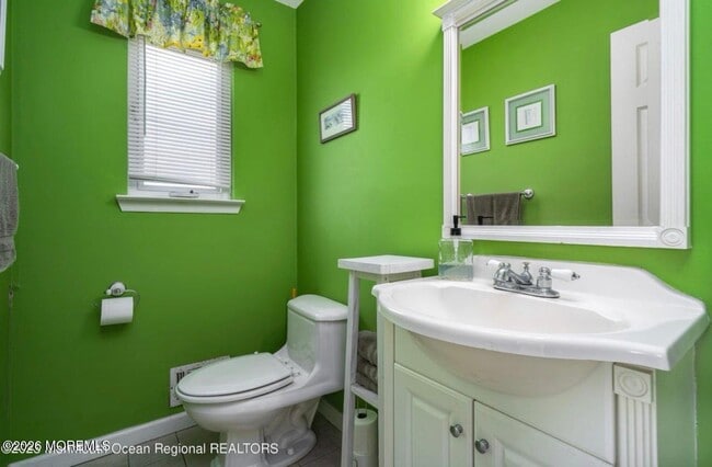 Building Photo - 659 McCormick Dr