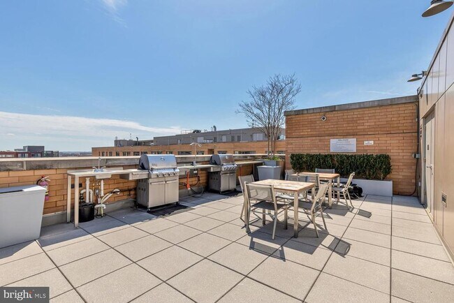 Building Photo - 440 L St NW