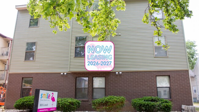 Interior Photo - 903-909 S Locust St