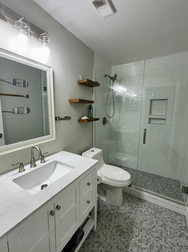 Building Photo - 1050 Crystal Way
