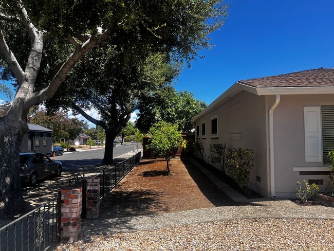 Building Photo - Updated Remodeled Single-Story San Jose Home | 4 Bed, 2 Bath | Blossom Valley
