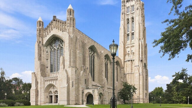 Building Photo - 6227 S Ellis Ave