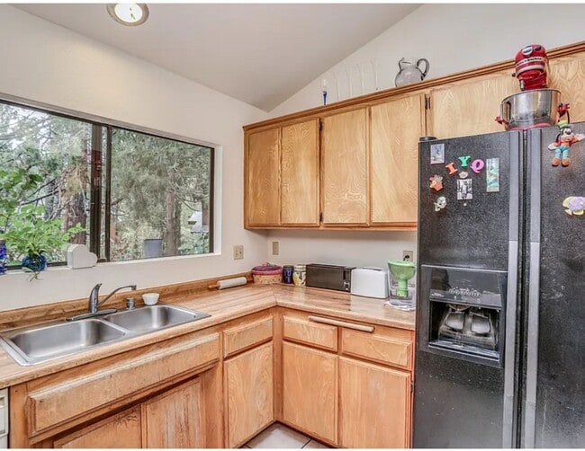 Building Photo - Large beautiful home in Idyllwild