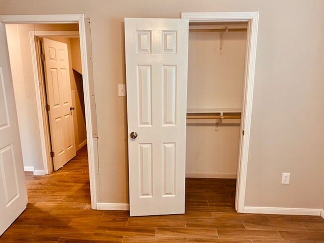 Building Photo - REMODELED 3 BEDROOM 2.5 BATH HOME CLOSE TO DOWNTOWN HOUSTON