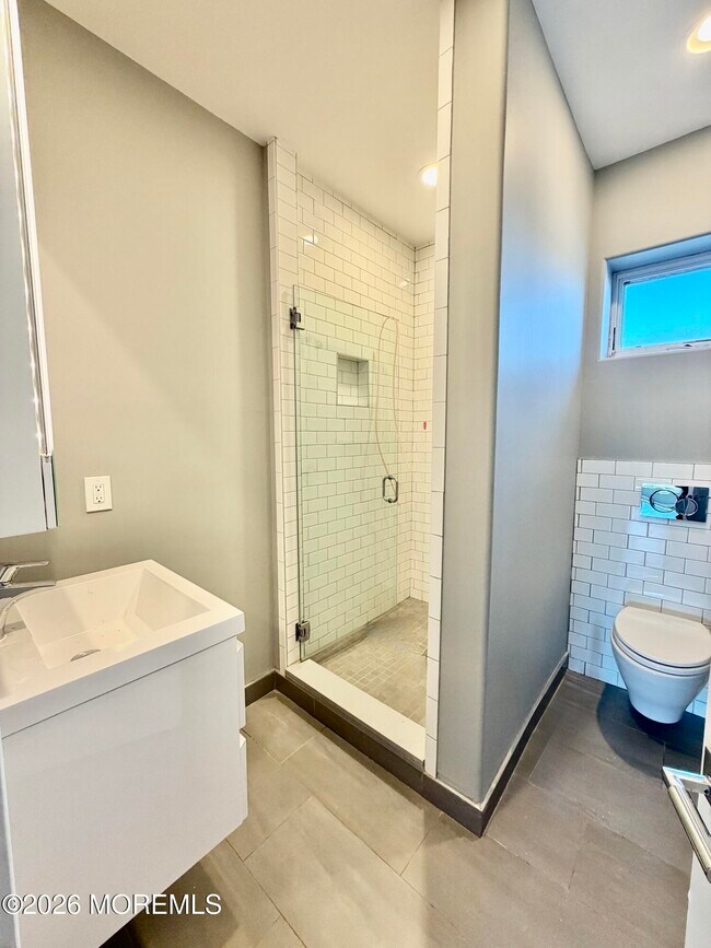 Building Photo - 909 Asbury Ave