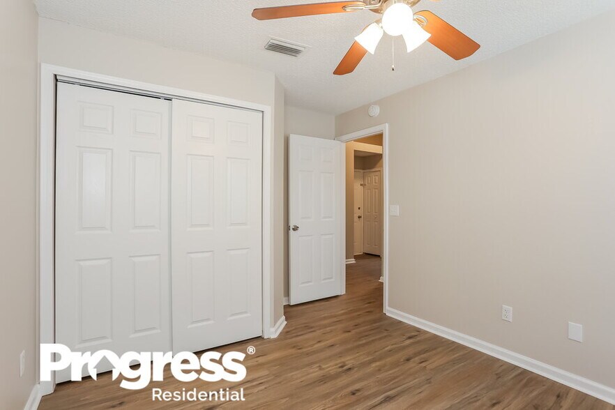 Building Photo - 1156 Radis Pl
