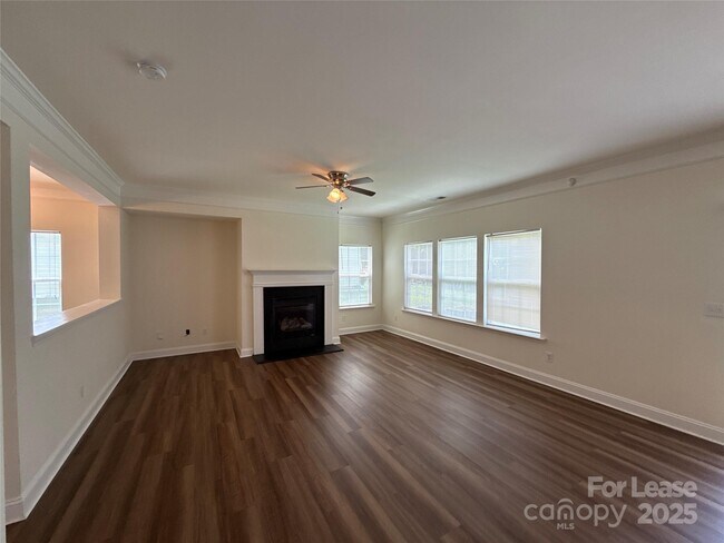 Building Photo - 10218 Glenburn Ln