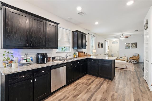 Building Photo - 2145 Miramar Dr