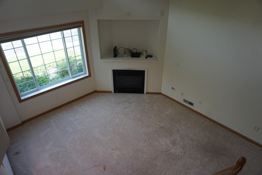 Building Photo - 612 Willoughby Way W