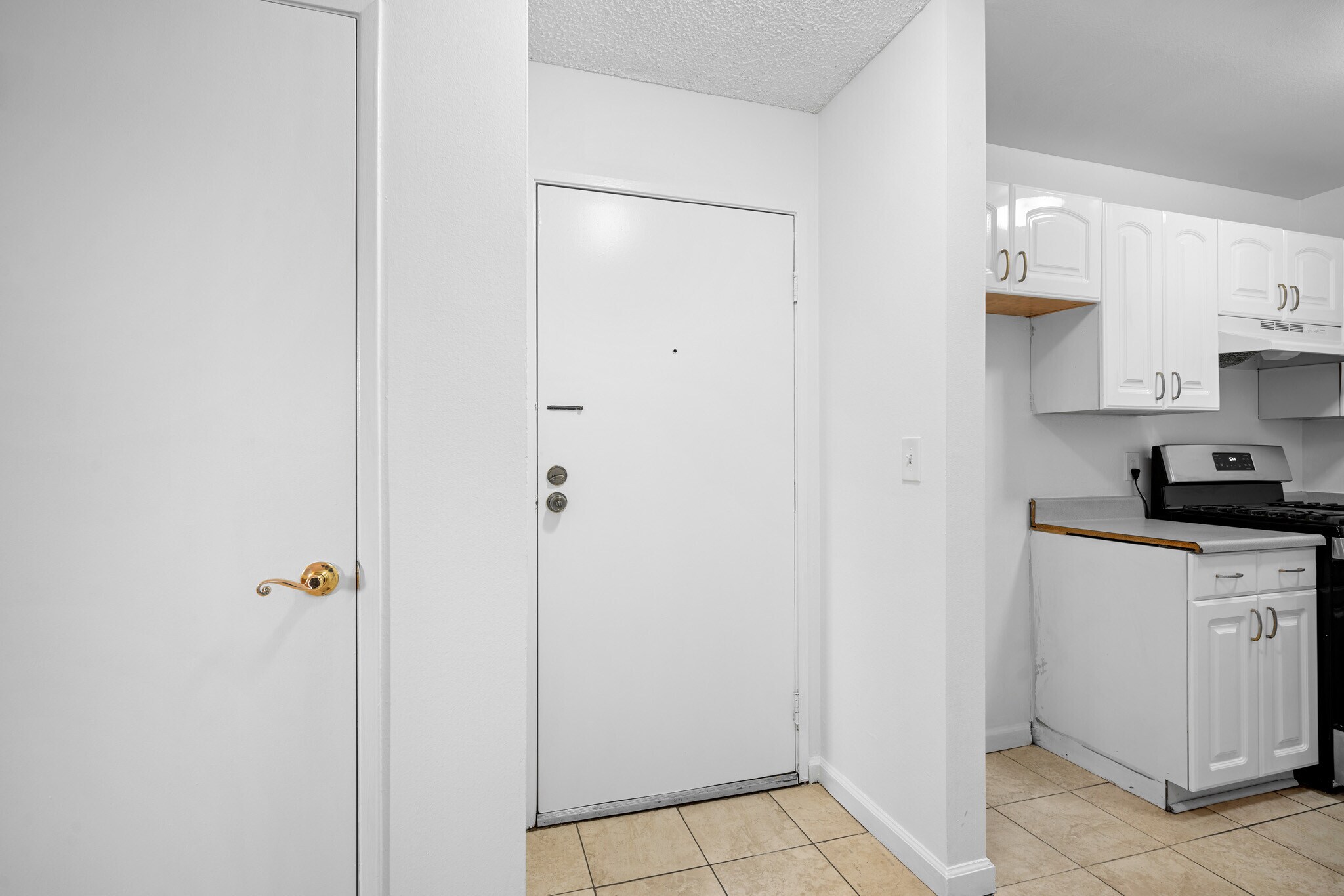 Building Photo - 409 Burchett St