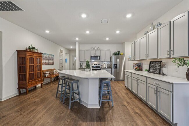 Building Photo - 111 Krause Spgs Dr