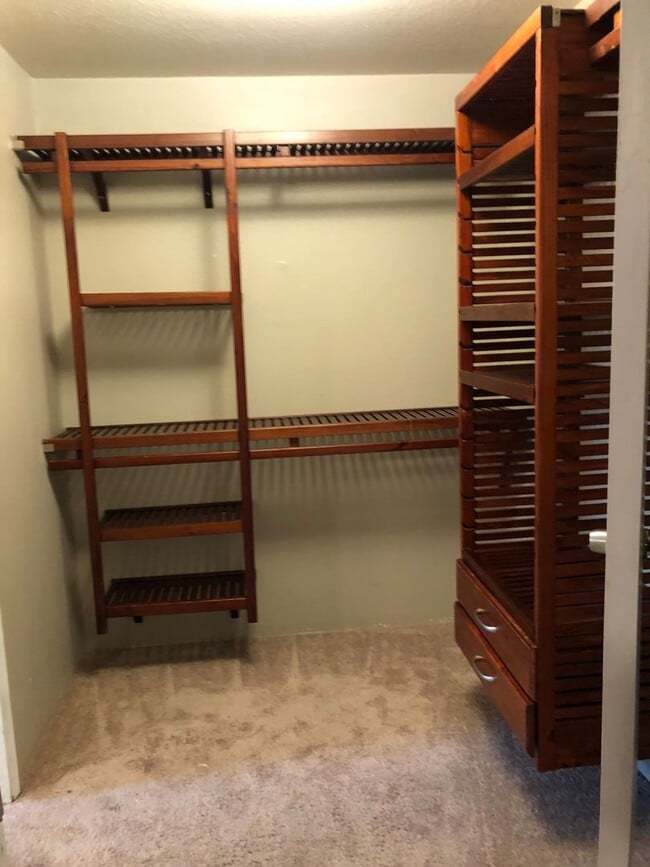 Building Photo - ***PENDING APPLICATION***Great Home on Corner Lot!