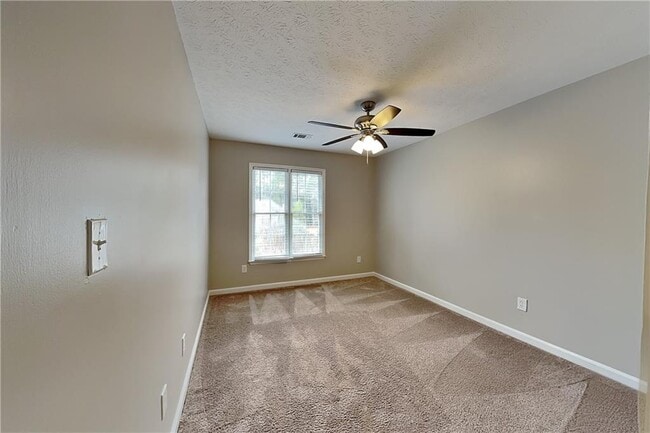 Building Photo - 1630 Willow Way