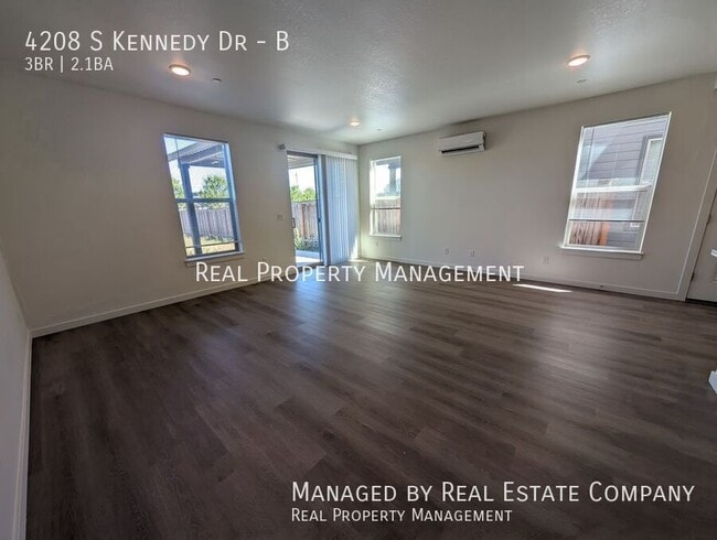 Building Photo - 4208 S Kennedy Dr