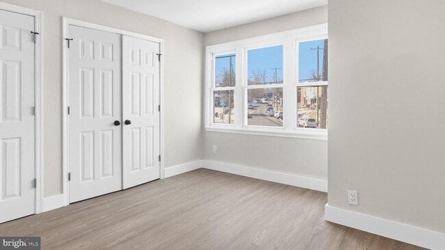 Building Photo - 5981 N 21st St