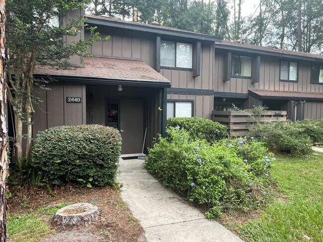 Building Photo - 2440 NW 45th Ln