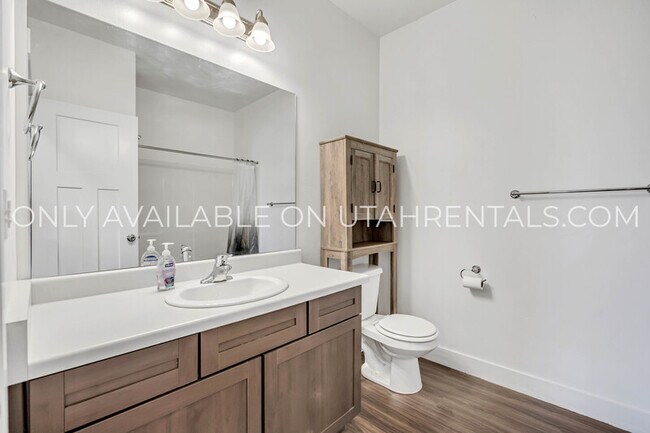 Building Photo - 3364 Hardman Way