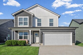 Building Photo - Pet Friendly Three Bedroom!