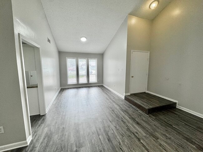 Building Photo - 4080 Meadow Creek Rd