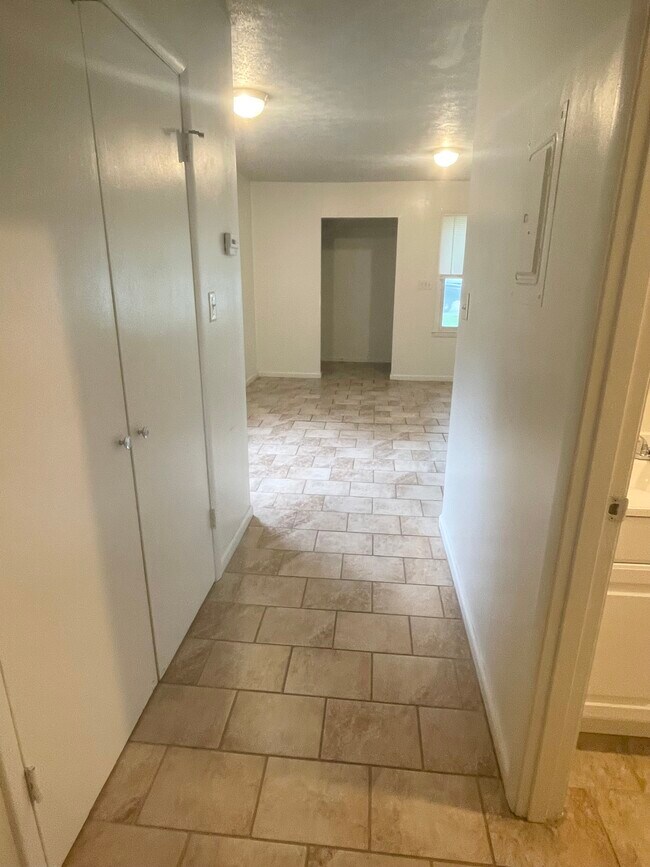 Building Photo - 2208 Park Ave