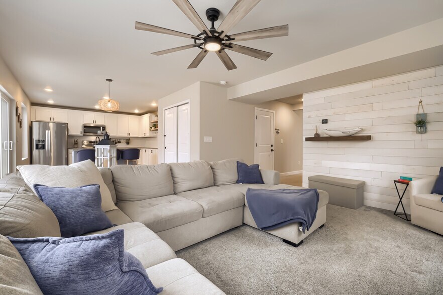 Building Photo - 10717 Luneth Dr