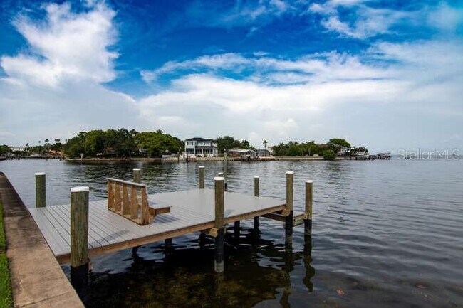 Building Photo - 1361 Snell Isle Blvd NE