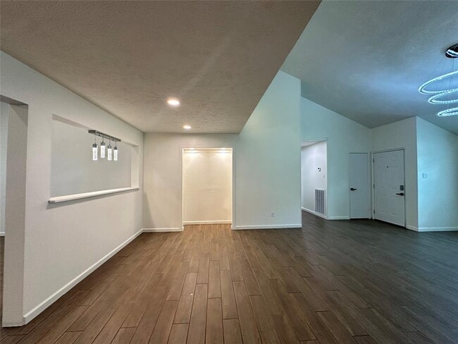 Building Photo - 3031 S Blue Meadow Cir