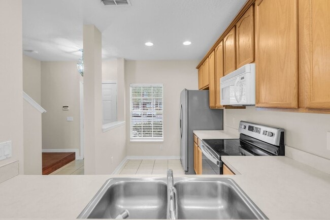 Building Photo - 3614 Wilshire Way Rd