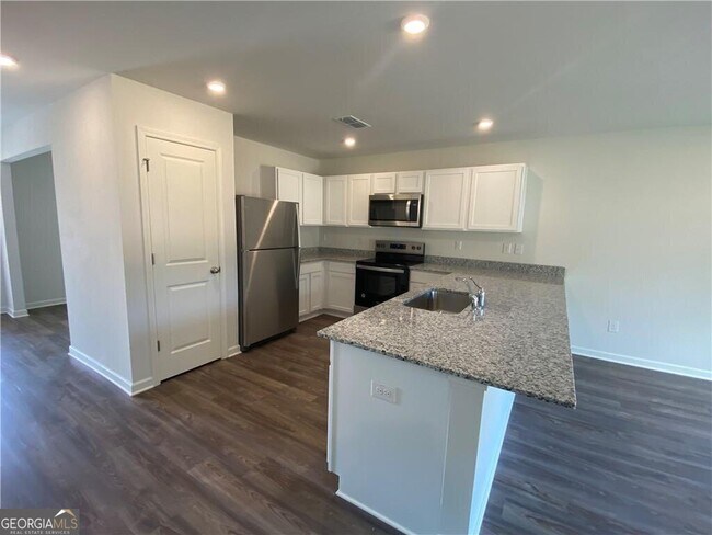 Building Photo - 536 Pemberton St