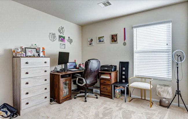 Building Photo - 21126 Fox Hillside Way