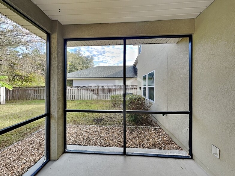 Building Photo - 332 Silver Glen Ave