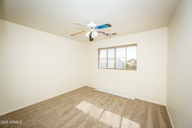 Building Photo - 3844 E Kings Ave