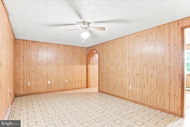 Building Photo - 102 Linwood Ct
