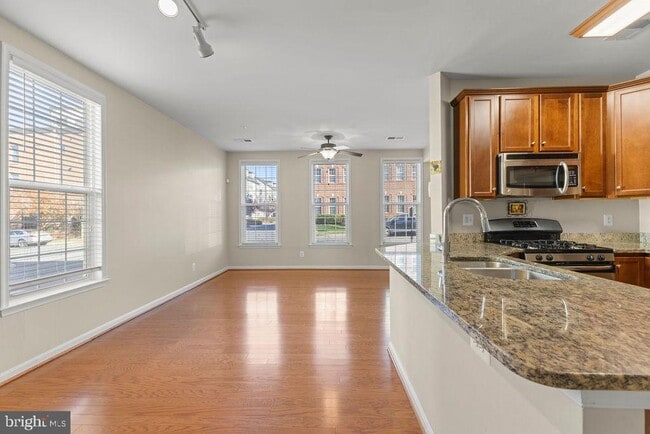 Building Photo - 19441 Promenade Dr