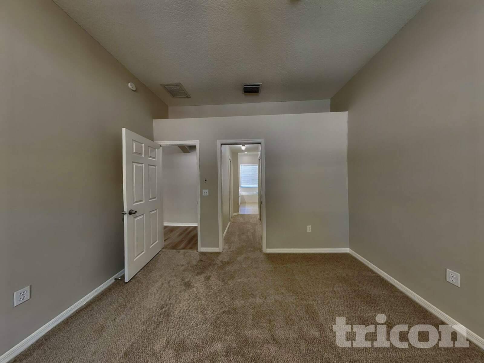 Building Photo - 1810 Cattleman Dr